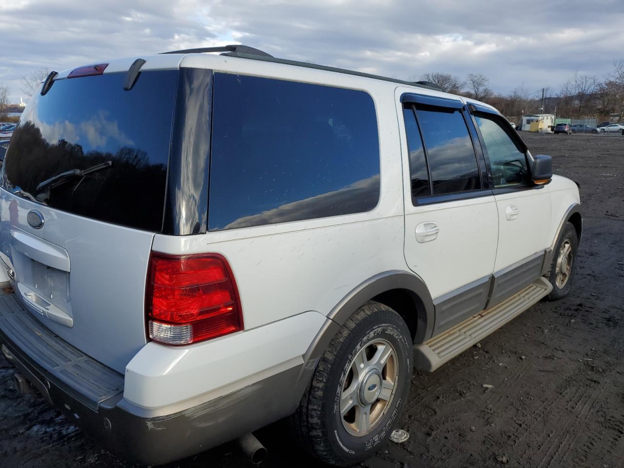 Image 3 of 2003 FORD EXPEDITION EDDIE BAUER 2003 with VIN 1FMFU18L03LC38996