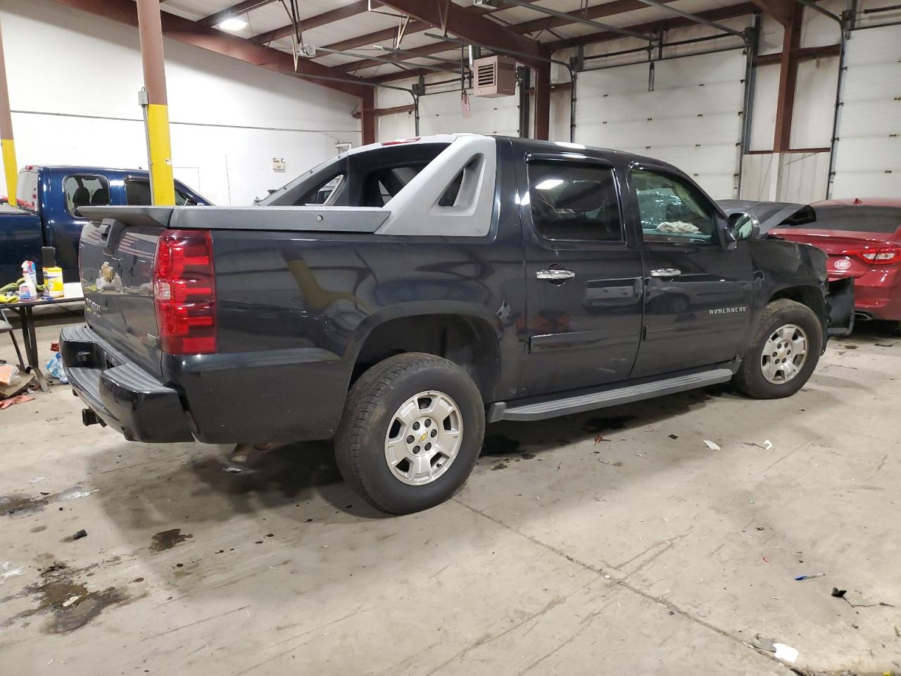 Image 3 of 2010 CHEVROLET AVALANCHE LS 2010 with VIN 3GNNCEE03AG237816