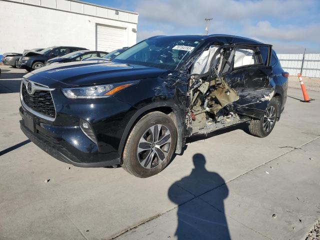Image 1 of 2020 TOYOTA HIGHLANDER XLE 2020 with VIN 5TDGZRBH4LS521137