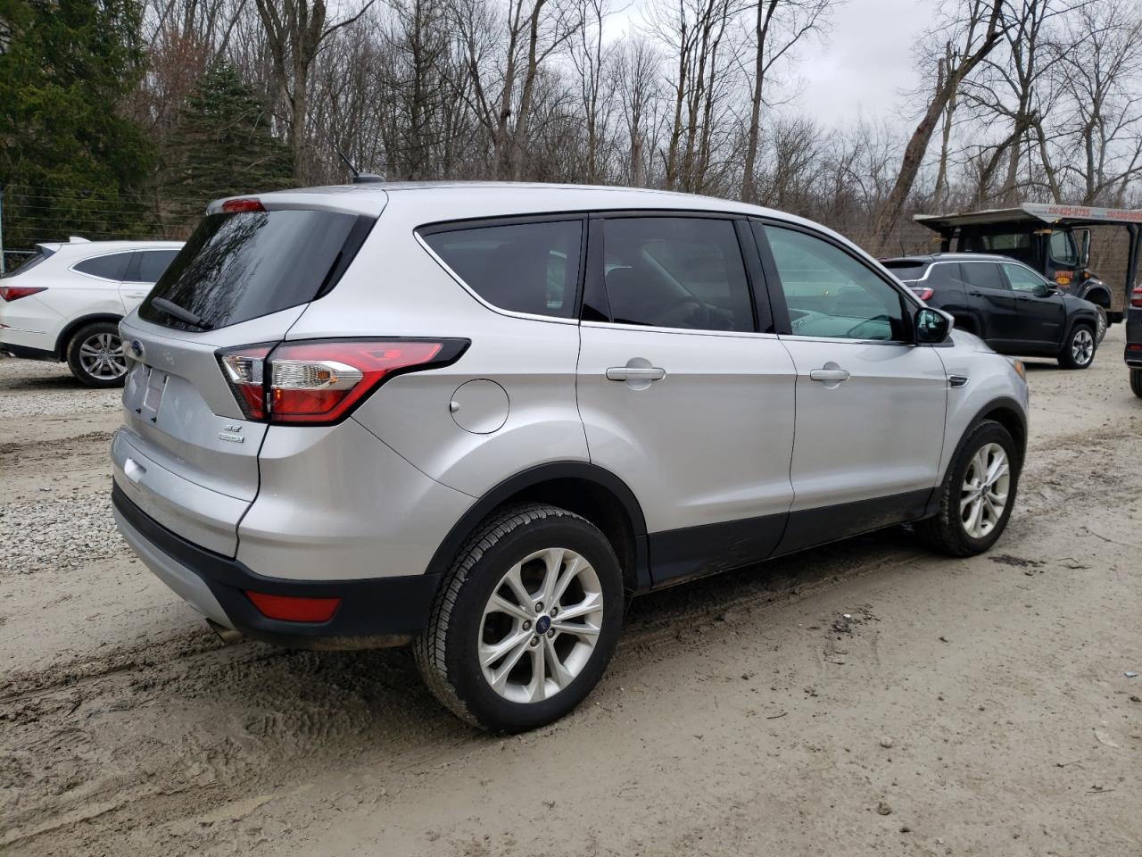 Image 3 of 2017 FORD ESCAPE SE 2017 with VIN 1FMCU0GD7HUE21823