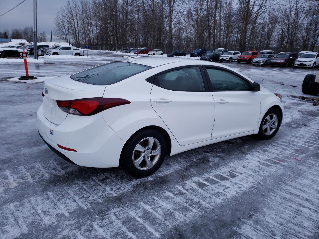 Изображение 3 2014 HYUNDAI ELANTRA SE 2014 с VIN 5NPDH4AE9EH516931