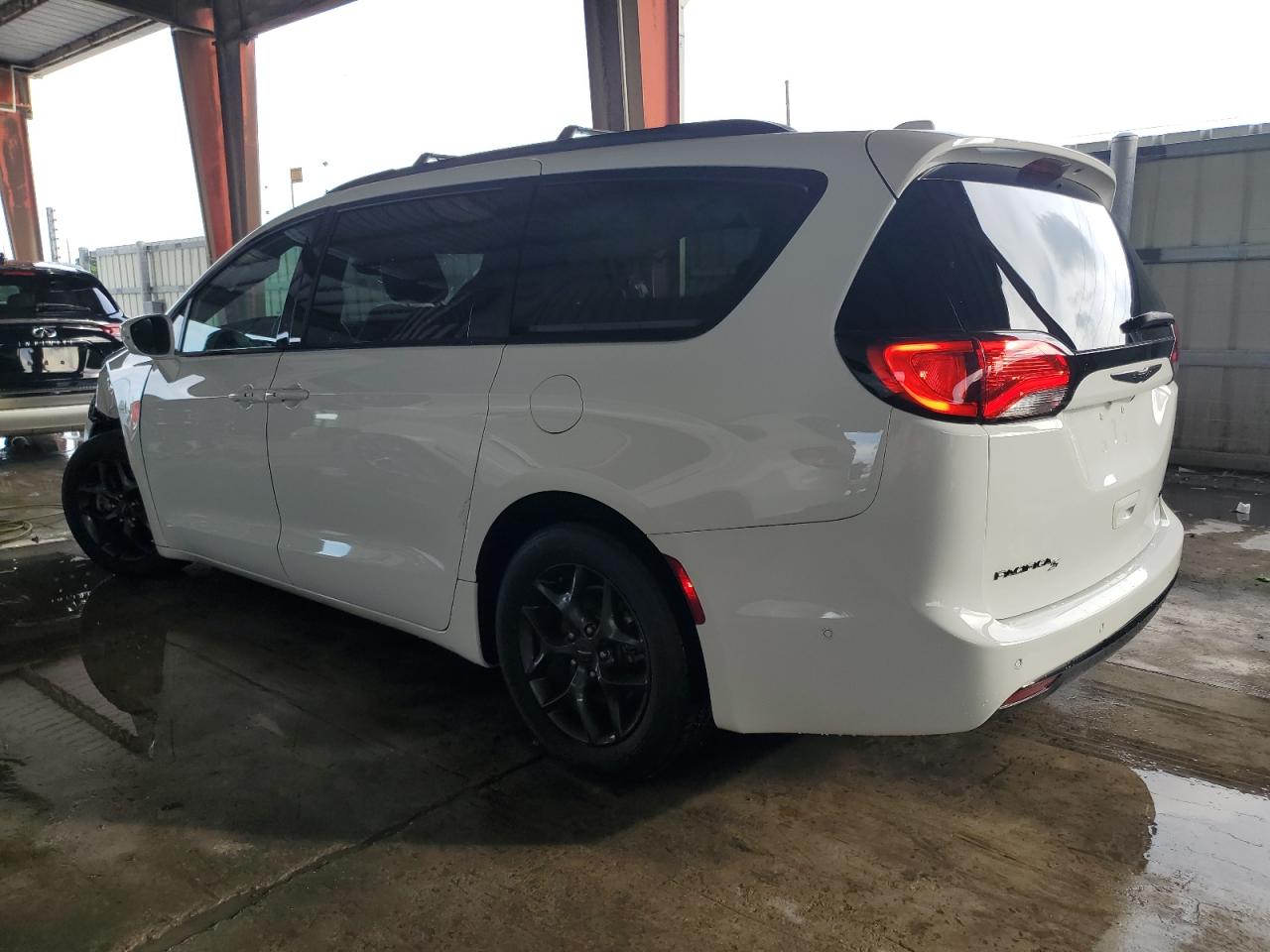 Изображение 2 2018 CHRYSLER PACIFICA LIMITED 2018 с VIN 2C4RC1GG0JR287192