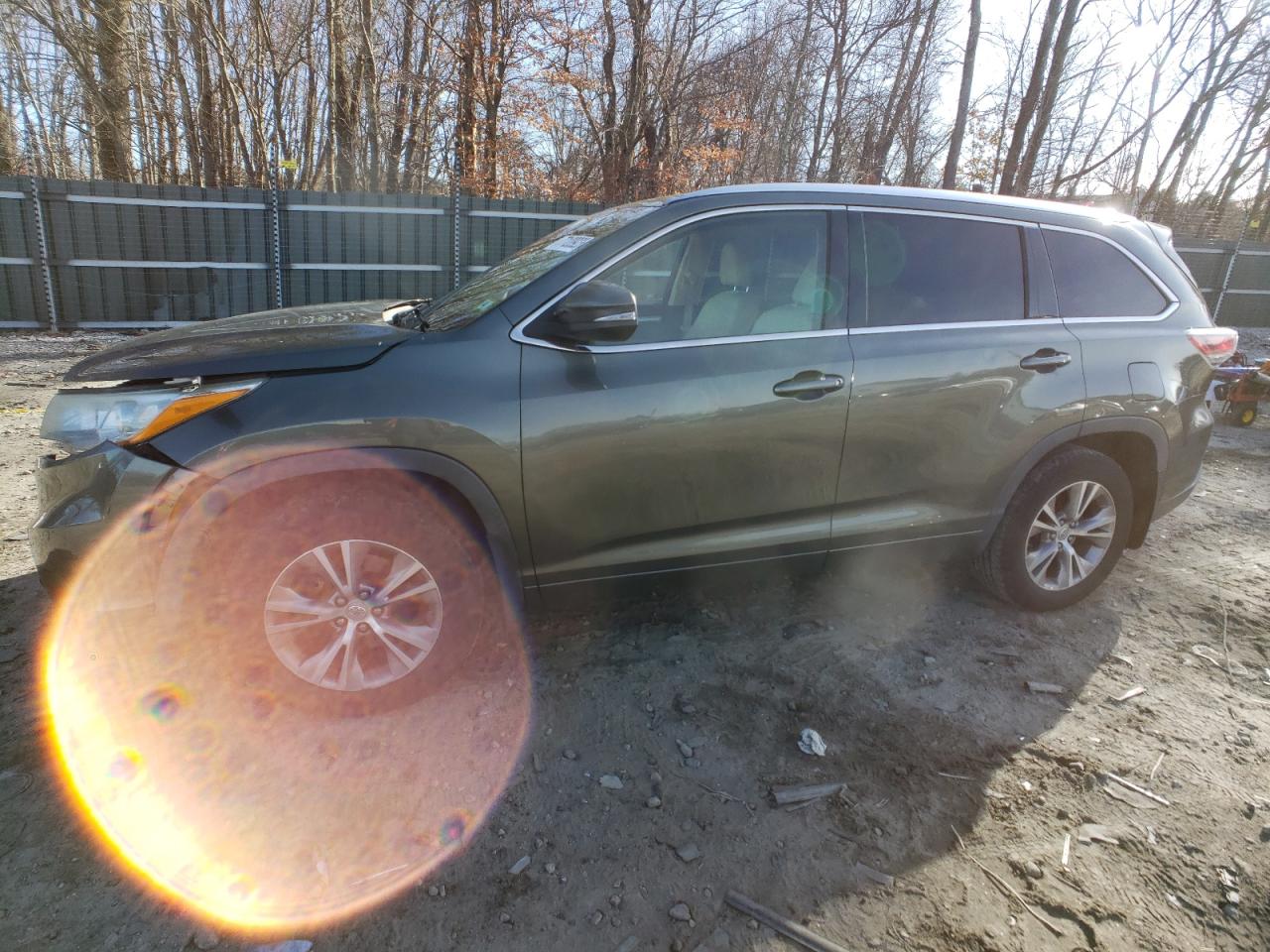 Изображение 1 2015 TOYOTA HIGHLANDER XLE 2015 с VIN 5TDJKRFH1FS126163