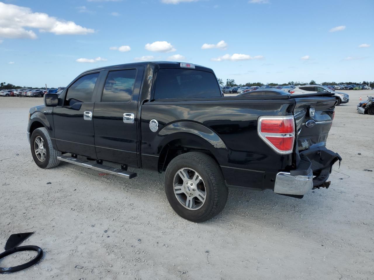 Obraz 2 z 2010 FORD F150 SUPERCREW 2010 z VIN 1FTEW1C88AFA20734