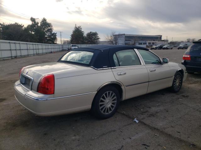 Image 3 of 2003 LINCOLN TOWN CAR SIGNATURE 2003 with VIN 1LNHM82W43Y679988