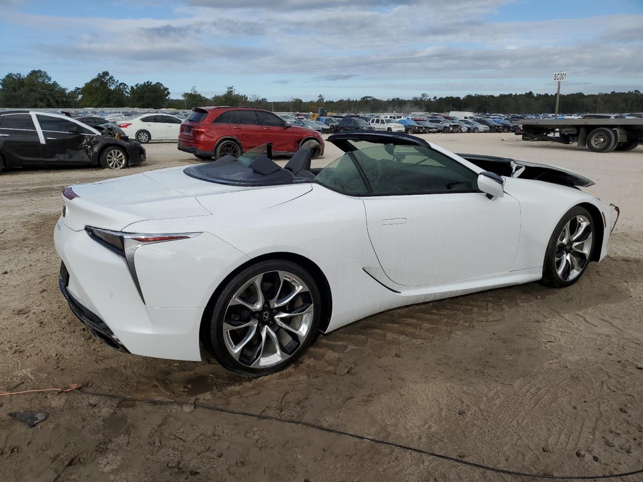 Image 3 of 2021 LEXUS LC 500 2021 with VIN JTHKPAAY8MA101641