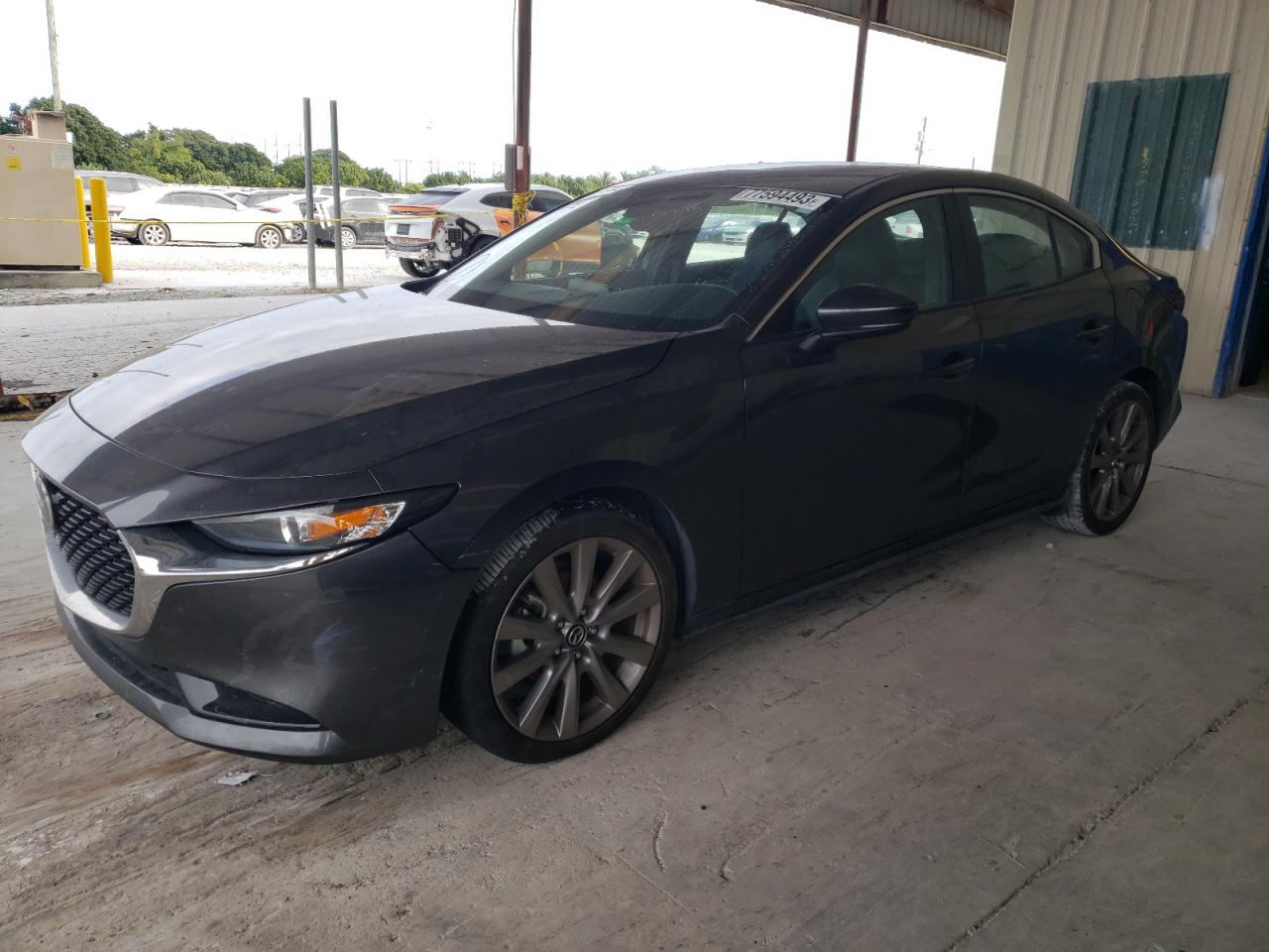 Image 1 of 2021 MAZDA 3 PREFERRED 2021 with VIN JM1BPACL4M1329445