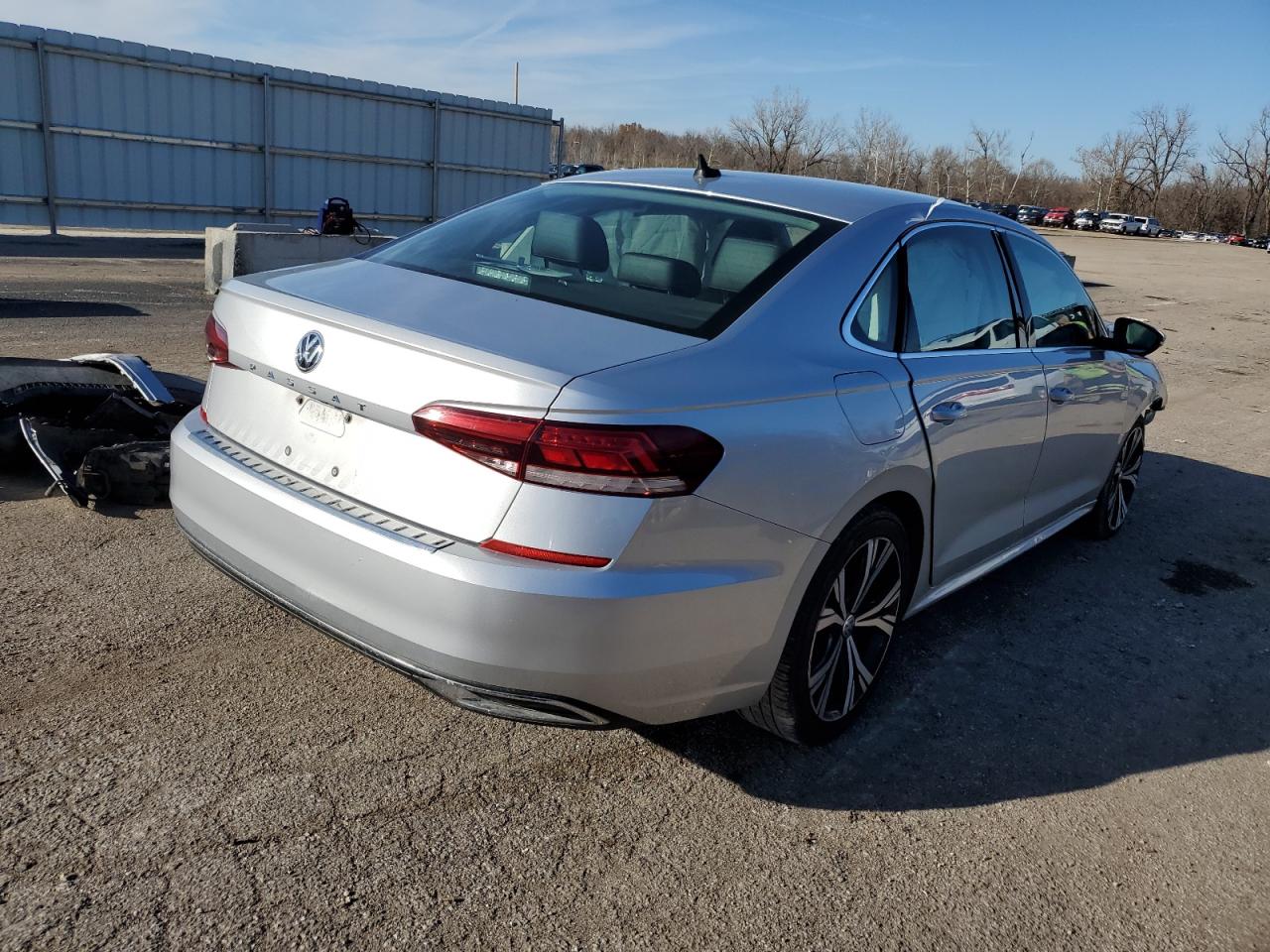 Изображение 3 2021 VOLKSWAGEN PASSAT SE 2021 с VIN 1VWSA7A32MC013387