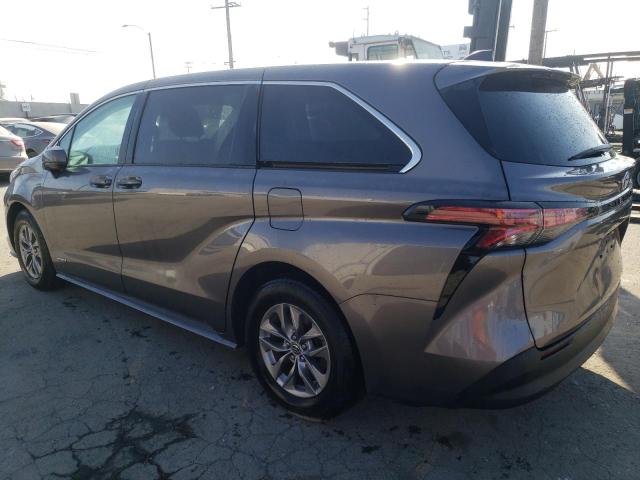 Image 2 of 2021 TOYOTA SIENNA LE 2021 with VIN 5TDKRKEC9MS036527