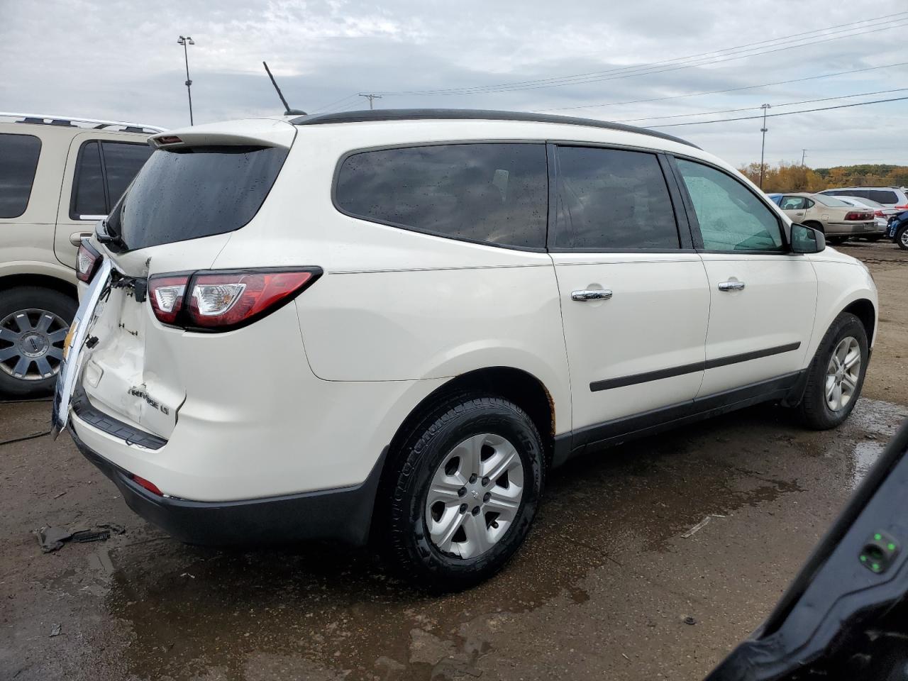 Image 3 of Chevrolet Traverse Ls 2014 with VIN 1GNKRFED4EJ202250
