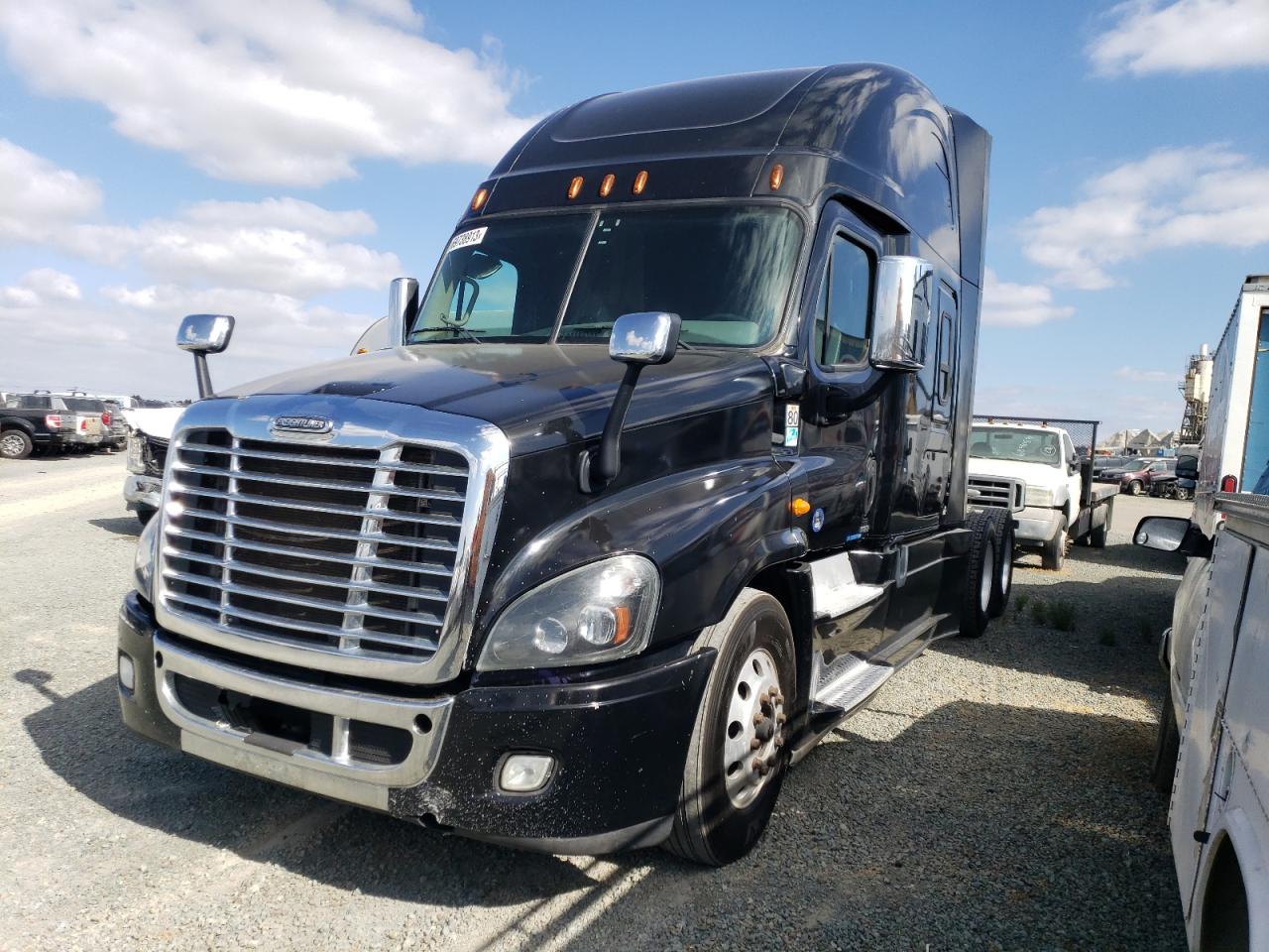 Image 2 of 2017 FREIGHTLINER CASCADIA 125  2017 with VIN 3AKJGLDRXHSHU3690