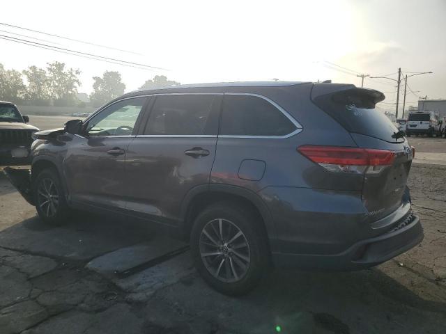 Image 2 of 2019 TOYOTA HIGHLANDER SE 2019 with VIN 5TDKZRFH4KS558921