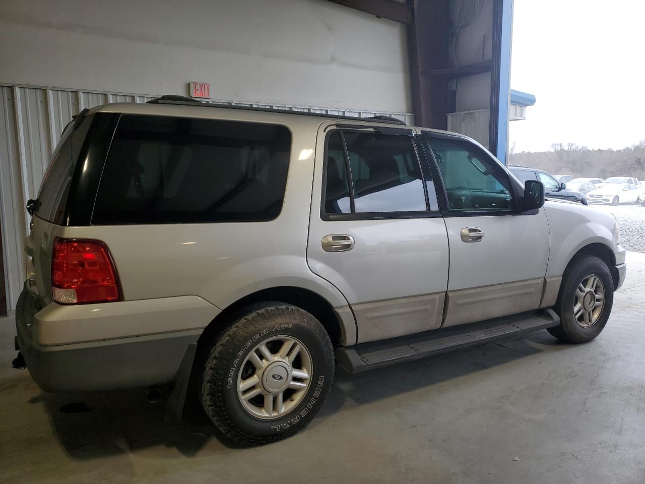 Image 3 of 2004 FORD EXPEDITION XLT 2004 with VIN 1FMPU15L54LA37699