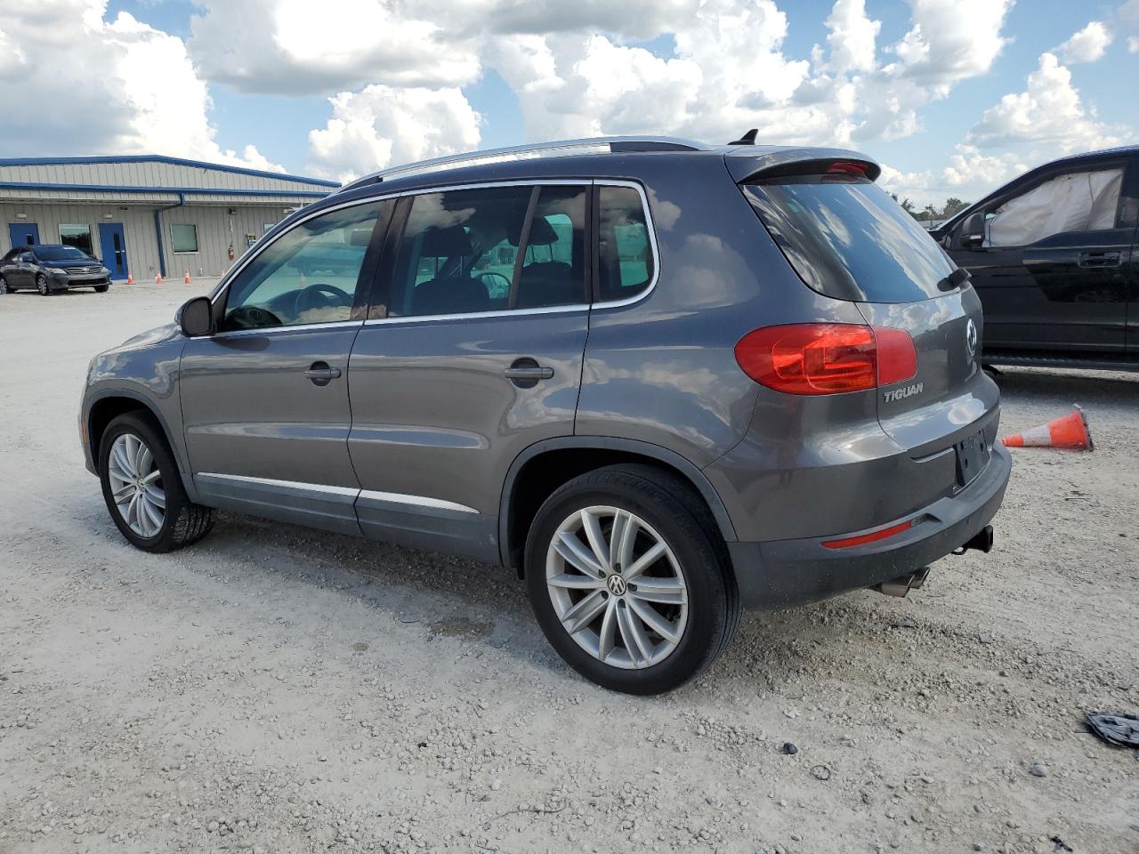 Изображение 2 2012 VOLKSWAGEN TIGUAN S 2012 с VIN WVGAV7AX6CW000141
