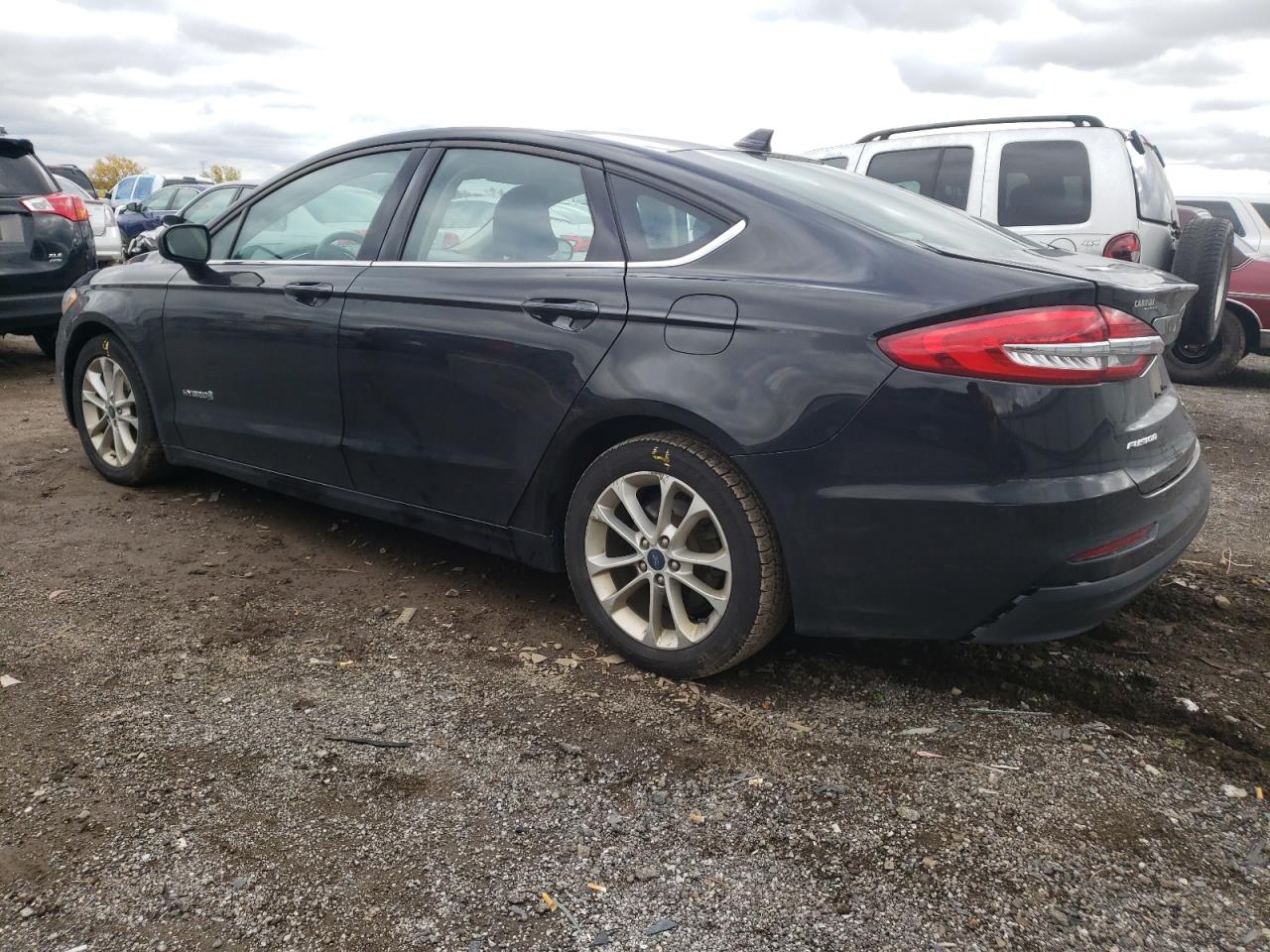Изображение 2 2019 FORD FUSION SE 2019 с VIN 3FA6P0LU6KR100651