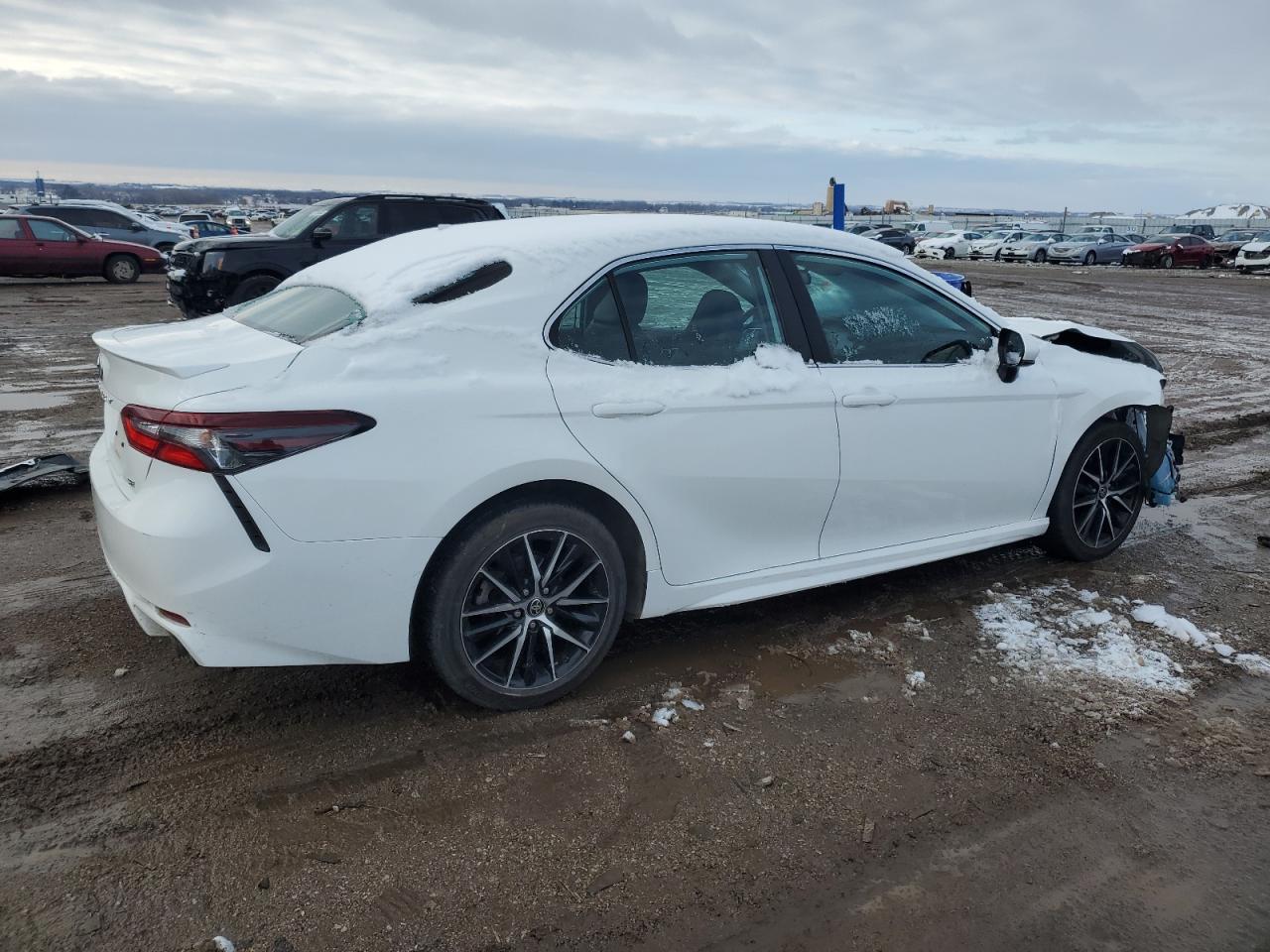 Obraz 3 z 2021 TOYOTA CAMRY SE 2021 z VIN 4T1G11AK6MU480931