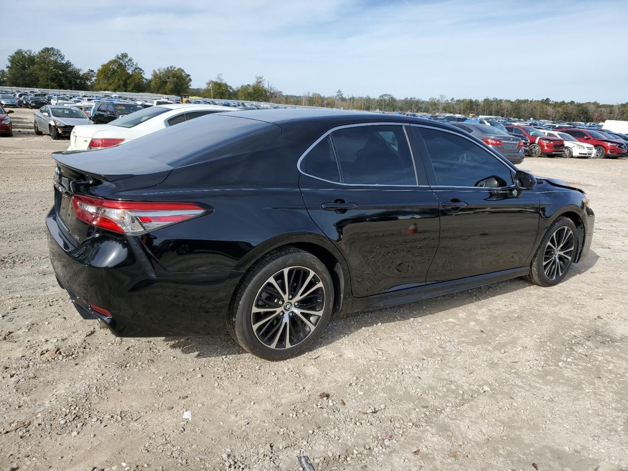 Obraz 3 z 2018 TOYOTA CAMRY L 2018 z VIN 4T1B11HKXJU677936