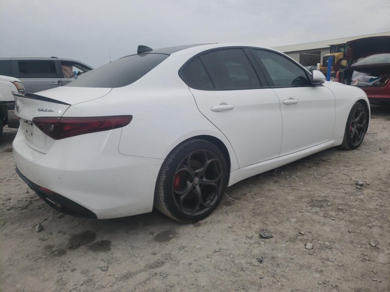 Изображение 3 2018 ALFA ROMEO GIULIA TI 2018 с VIN ZARFAECN0J7589478
