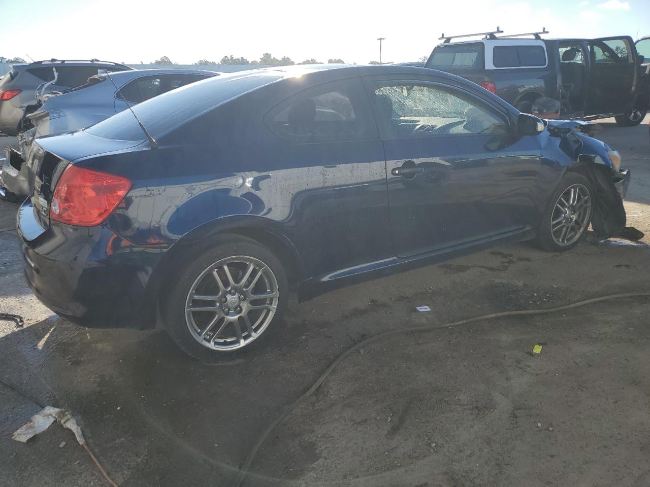 Изображение 3 2006 TOYOTA SCION TC  2006 с VIN JTKDE177460067102