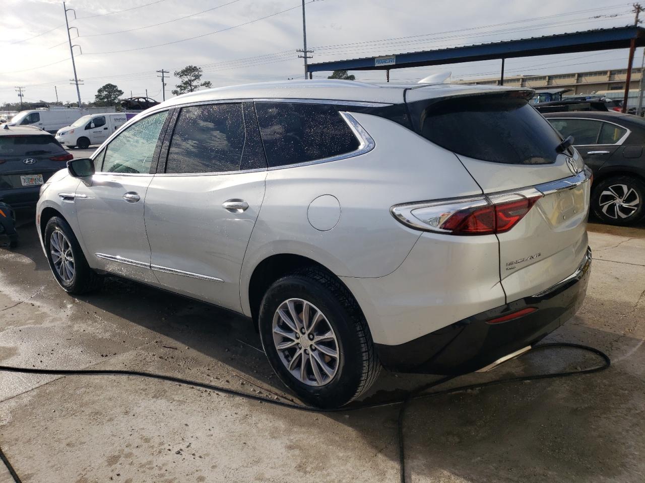 Изображение 2 2022 BUICK ENCLAVE PREMIUM 2022 с VIN 5GAEVBKW4NJ127695