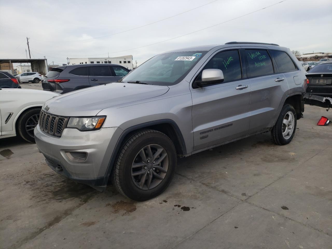 Image 1 of 2016 JEEP GRAND CHEROKEE LAREDO 2016 with VIN 1C4RJFAGXGC426614