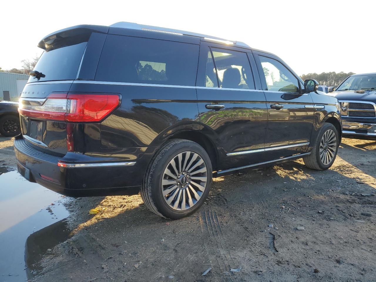 Изображение 3 2020 LINCOLN NAVIGATOR RESERVE 2020 с VIN 5LMJJ2LT8LEL14109