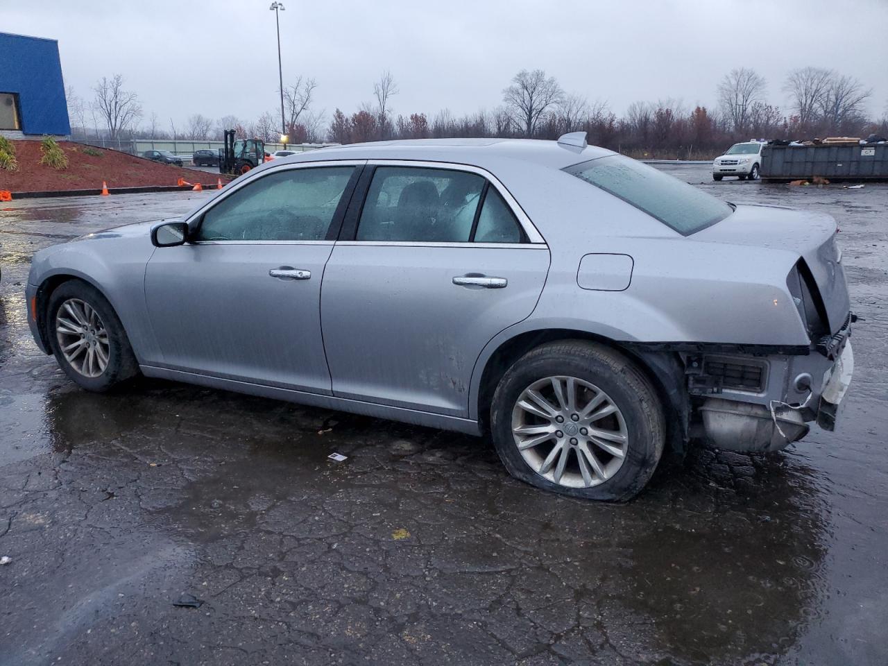 Изображение 2 2017 CHRYSLER 300C  2017 с VIN 2C3CCAEG9HH549904