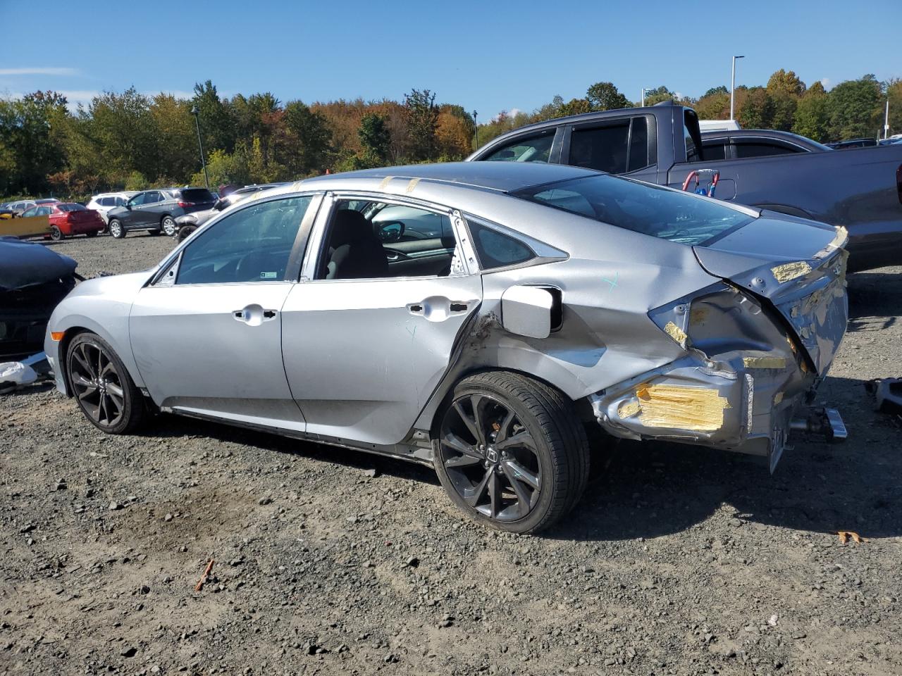 Image 2 of 2019 HONDA CIVIC SPORT 2019 with VIN 19XFC2F80KE201112