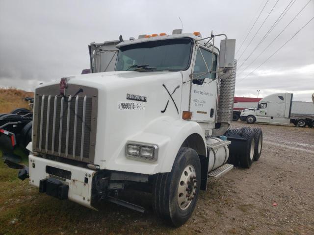 Image 2 of 2004 KENWORTH CONSTRUCTION T800 2004 with VIN 3WKDD49X14F067681