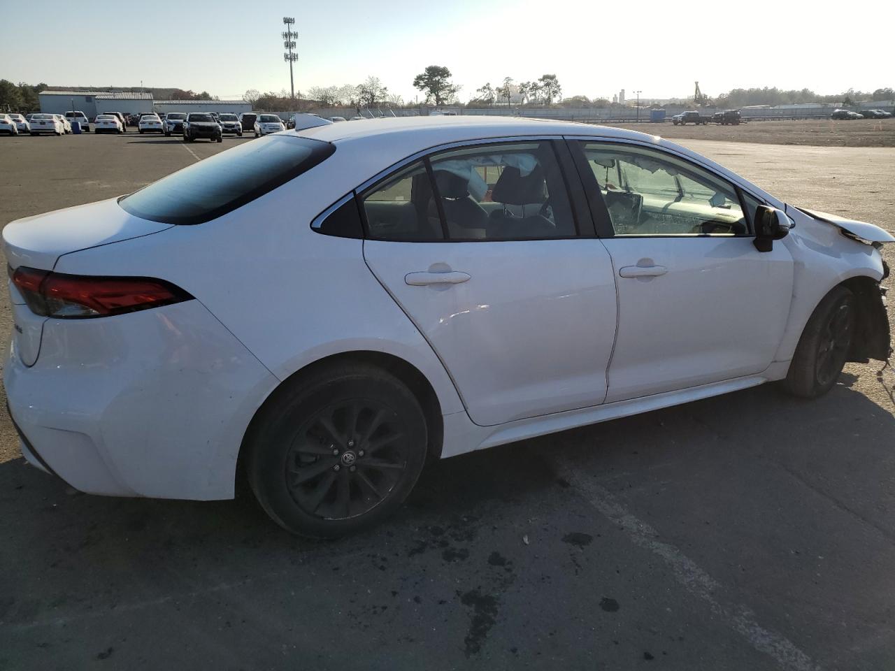 Изображение 3 2020 TOYOTA COROLLA XLE 2020 с VIN JTDFPRAEXLJ000719