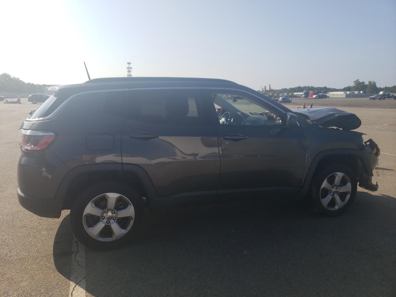 Image 3 of 2018 JEEP COMPASS LATITUDE 2018 with VIN 3C4NJDBBXJT484806