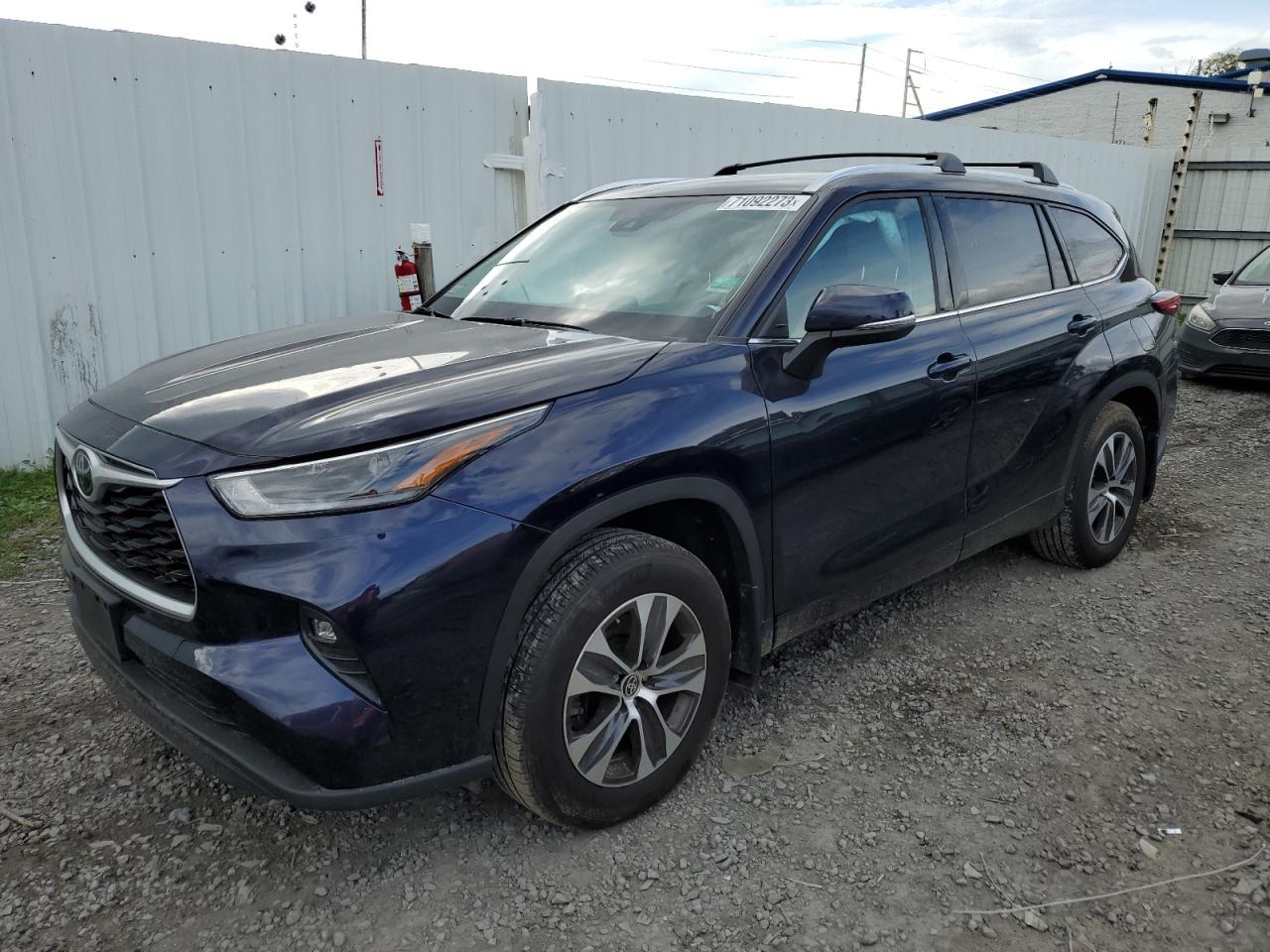 Image 1 of 2021 TOYOTA HIGHLANDER XLE 2021 with VIN 5TDGZRBH6MS531508