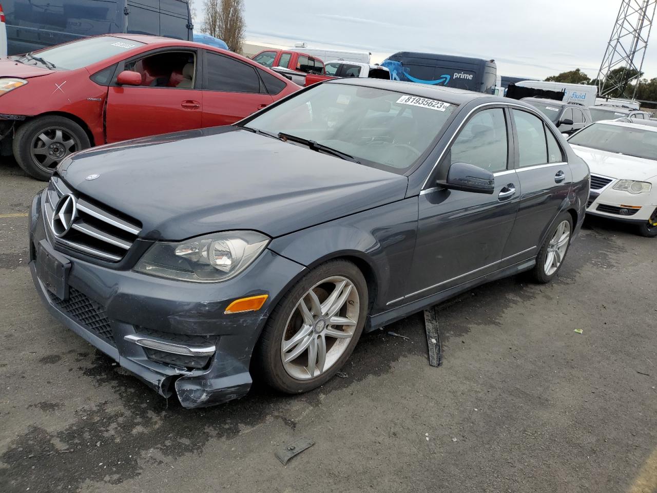 Image 1 of 2014 MERCEDES-BENZ C 250 2014 with VIN WDDGF4HB6ER313668