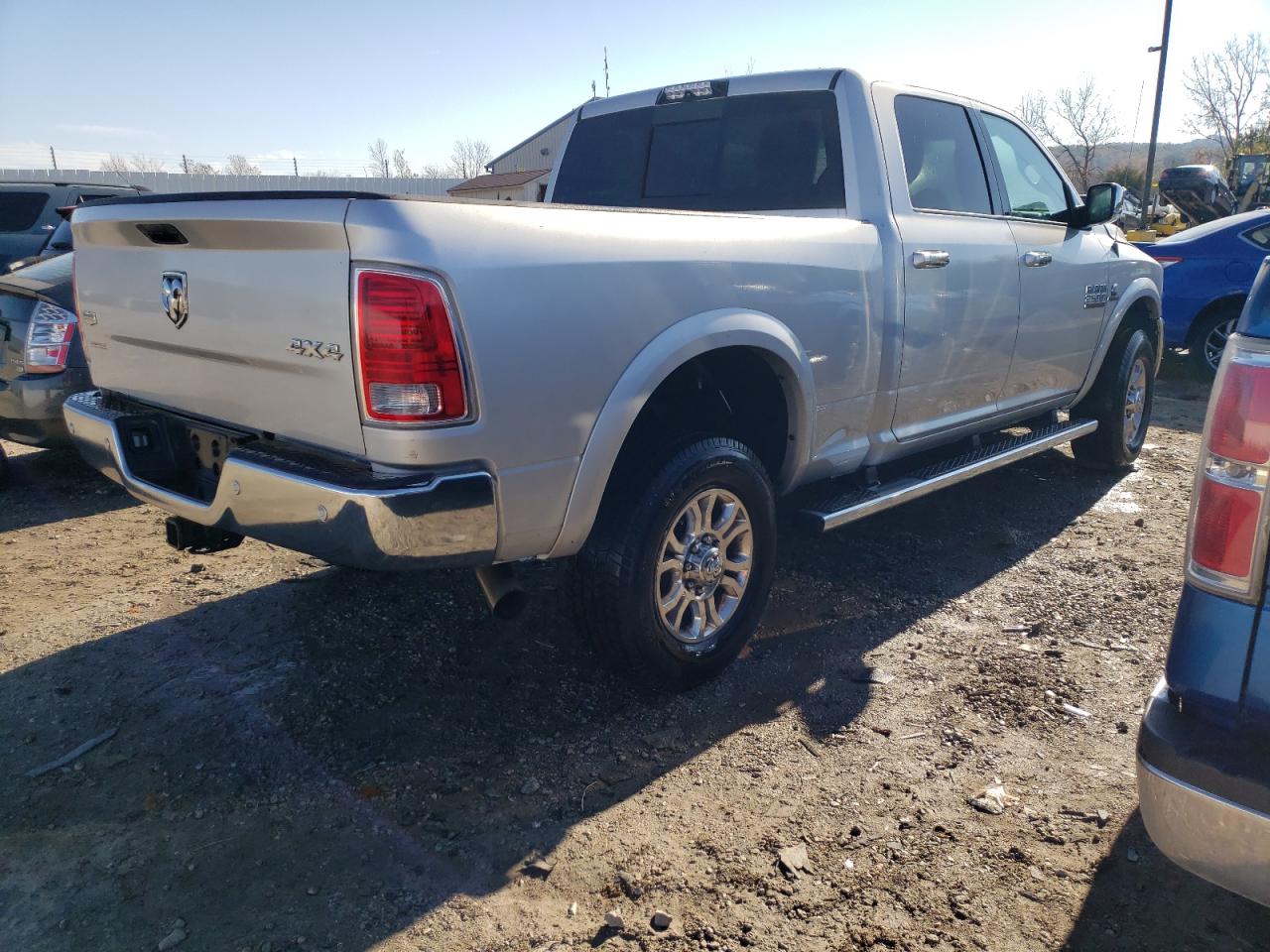 Изображение 3 2018 RAM 2500 LARAMIE 2018 с VIN 3C6UR5FL6JG108732