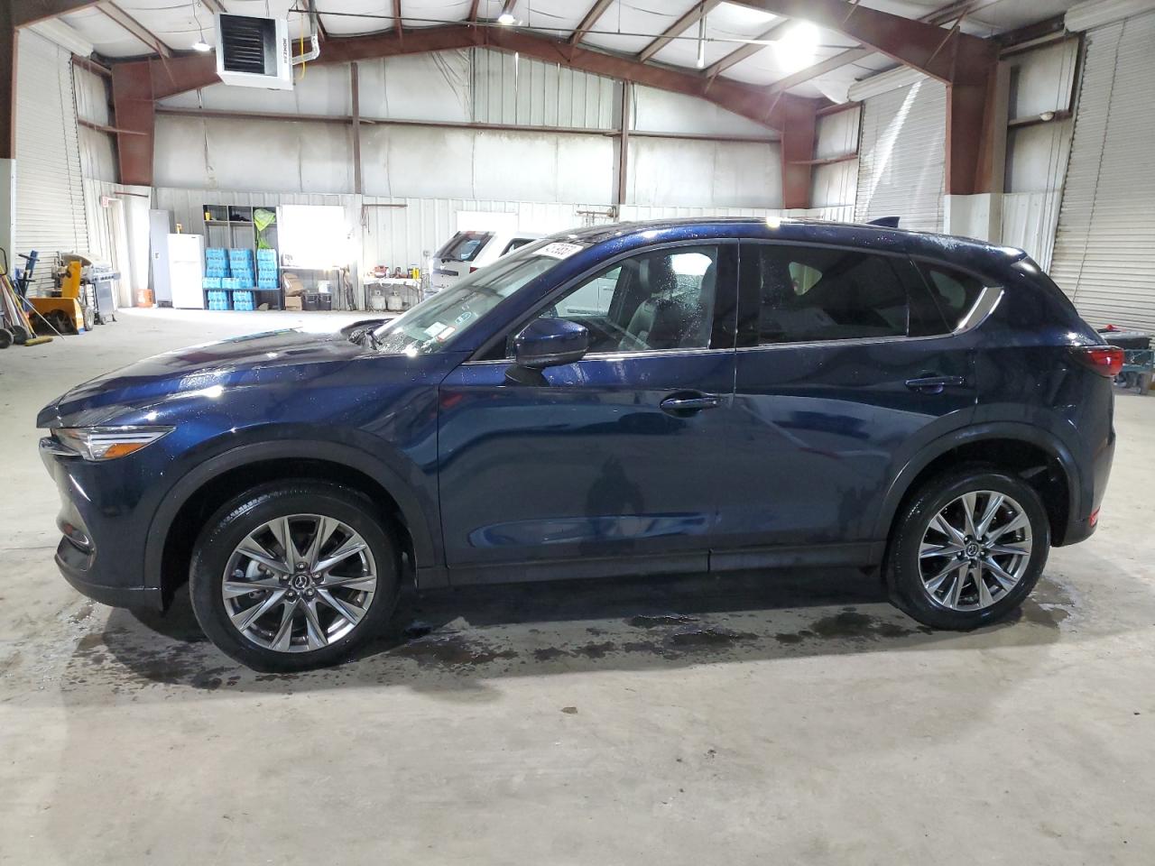 Image 1 of 2021 MAZDA CX-5 SIGNATURE 2021 with VIN JM3KFBEY6M0382355