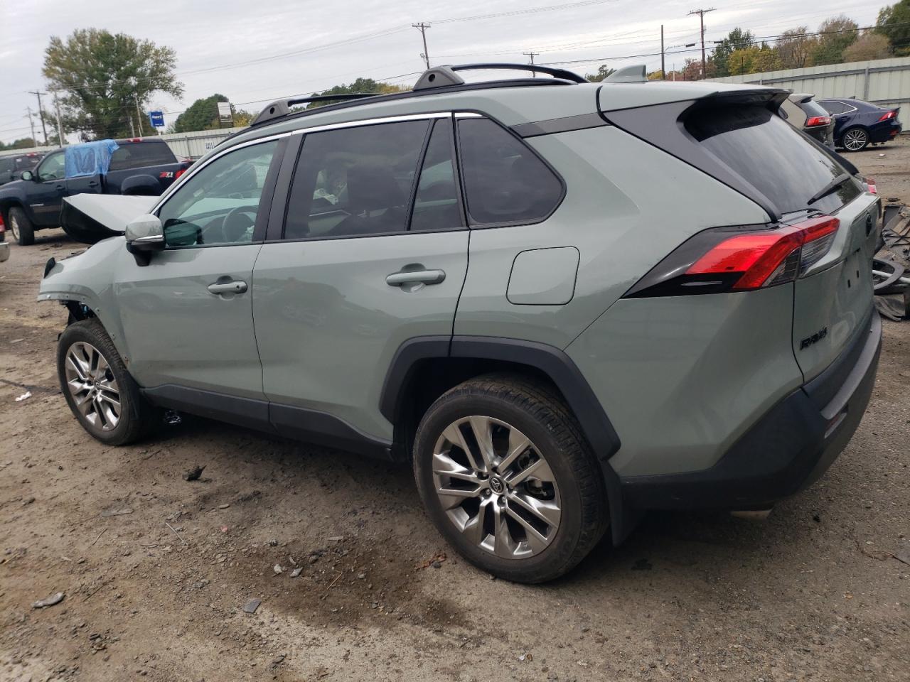 Obraz 2 z 2021 TOYOTA RAV4 XLE PREMIUM 2021 z VIN 2T3C1RFV7MW116931