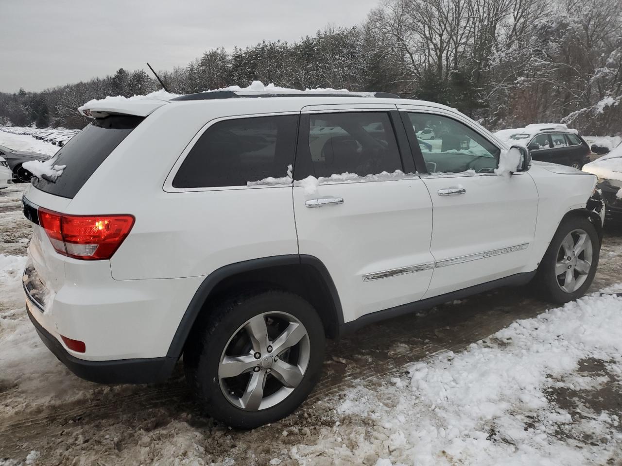 Image 3 of 2013 JEEP GRAND CHEROKEE LIMITED 2013 with VIN 1C4RJFBTXDC563852