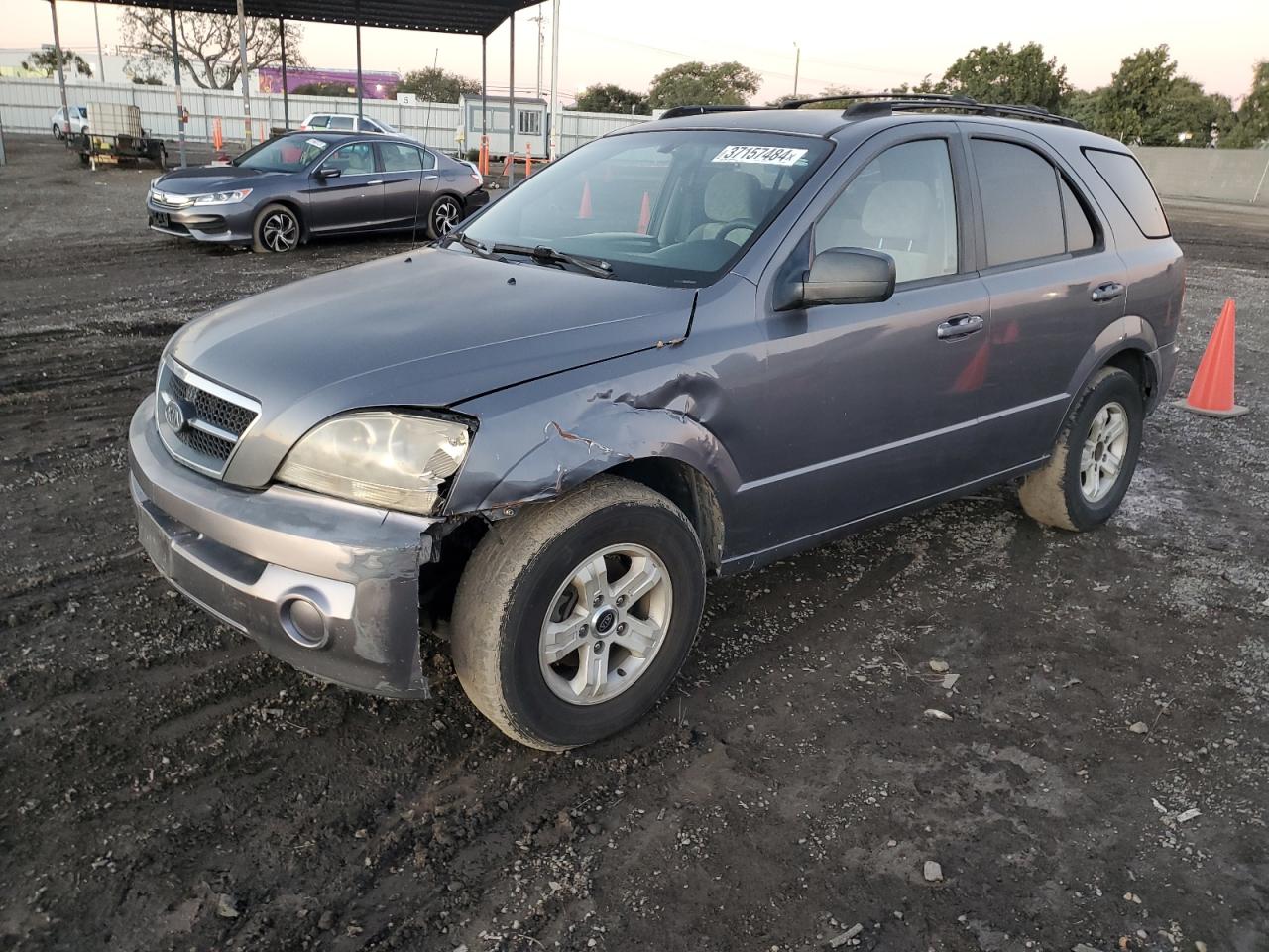 Изображение 1 2005 KIA SORENTO EX 2005 с VIN KNDJD733X55367974