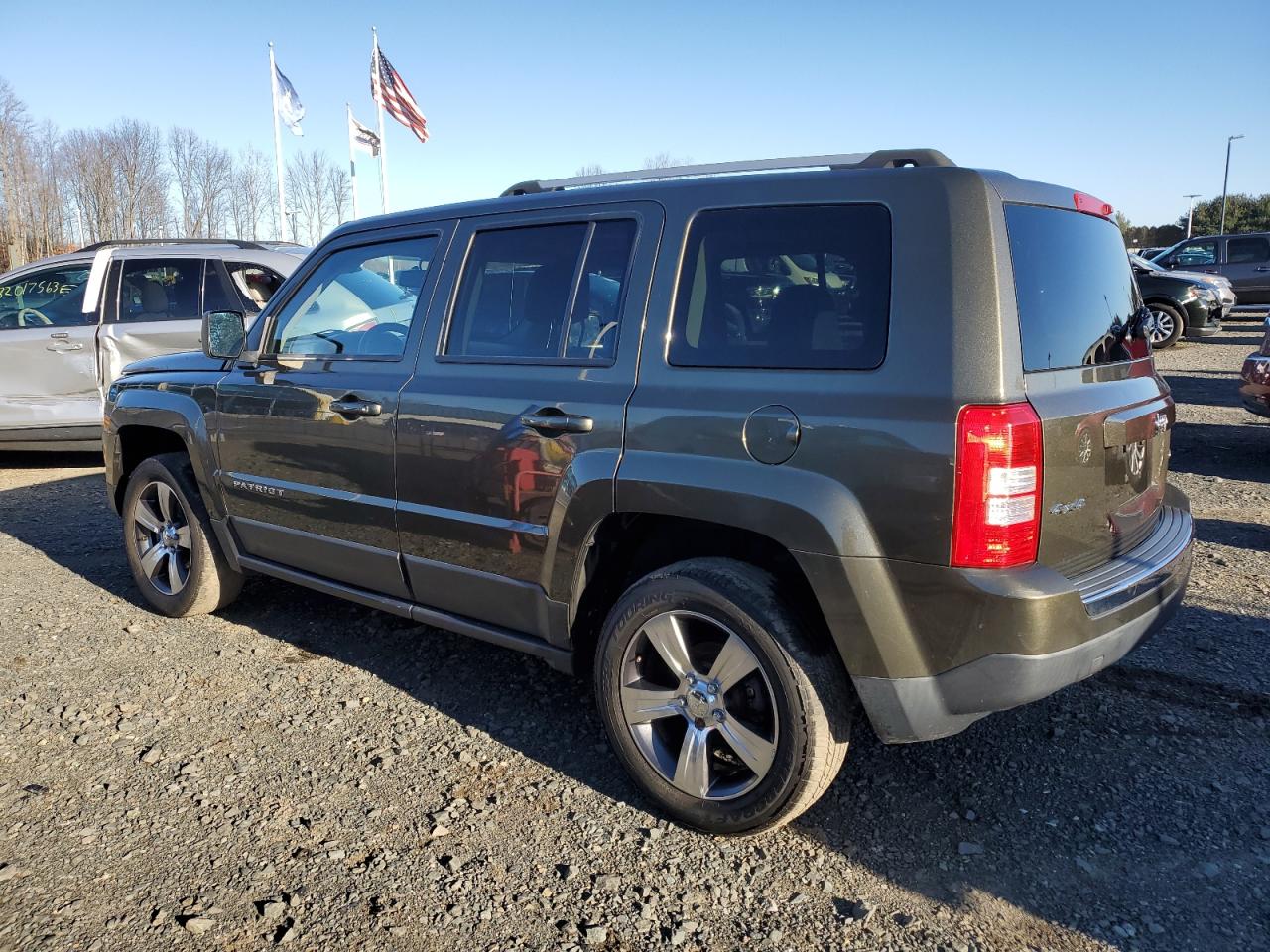 Obraz 2 z 2016 JEEP PATRIOT LATITUDE 2016 z VIN 1C4NJRFB3GD595946