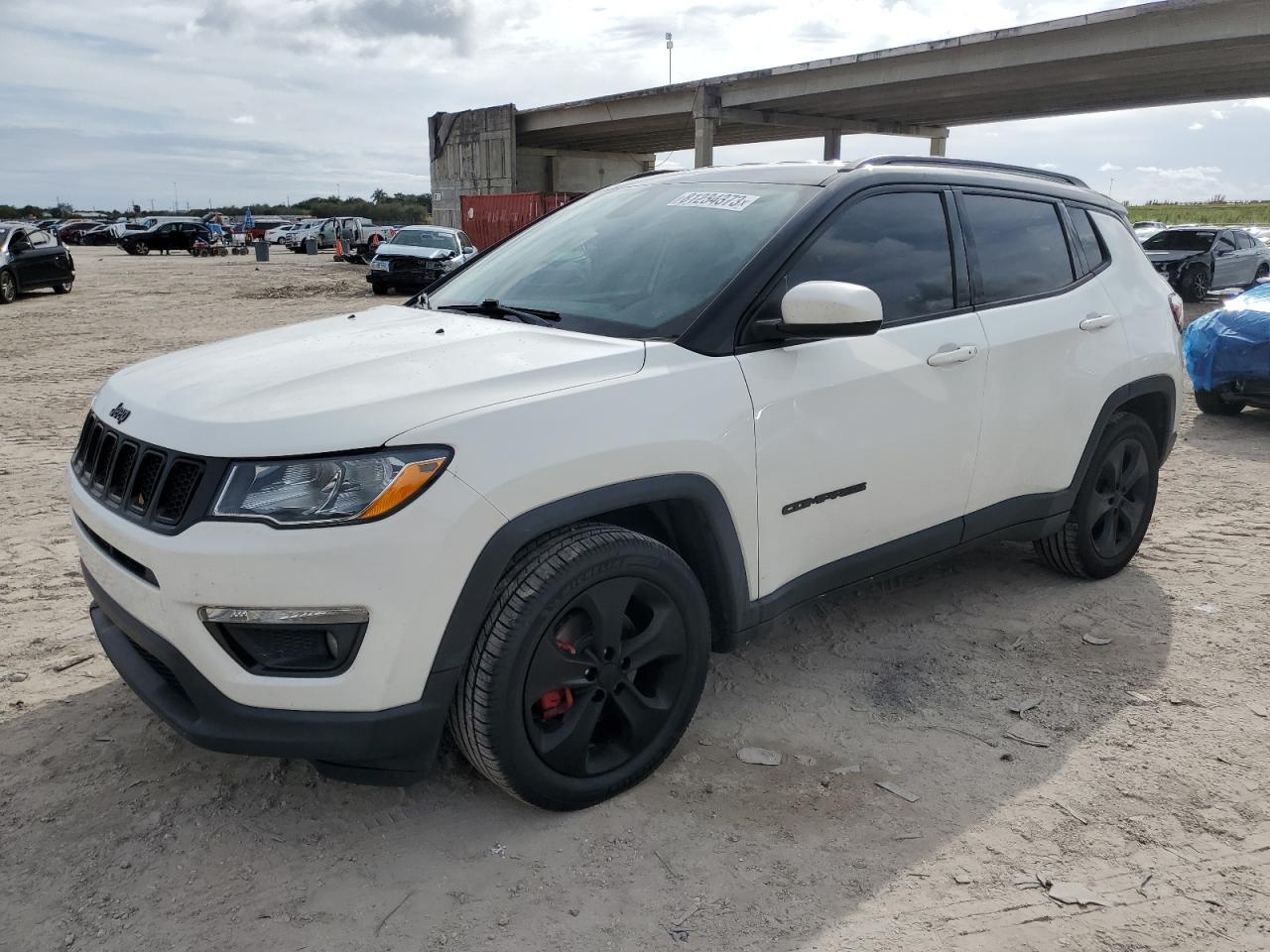 Image 1 of 2019 JEEP COMPASS LATITUDE 2019 with VIN 3C4NJCBBXKT652357
