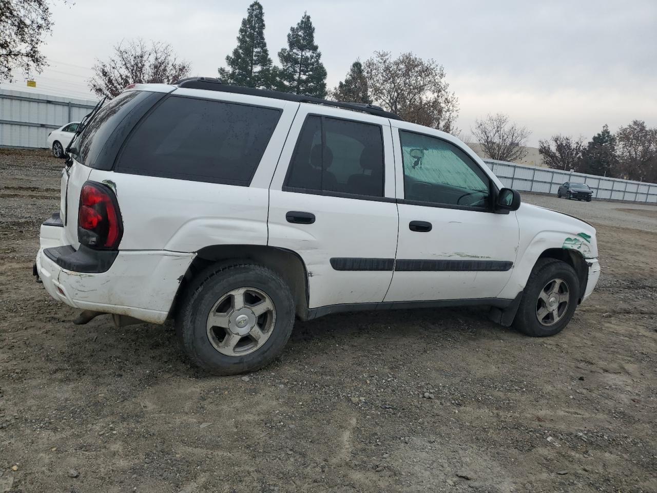 Image 3 of 2005 CHEVROLET TRAILBLAZER LS 2005 with VIN 1GNDT13SX52205632