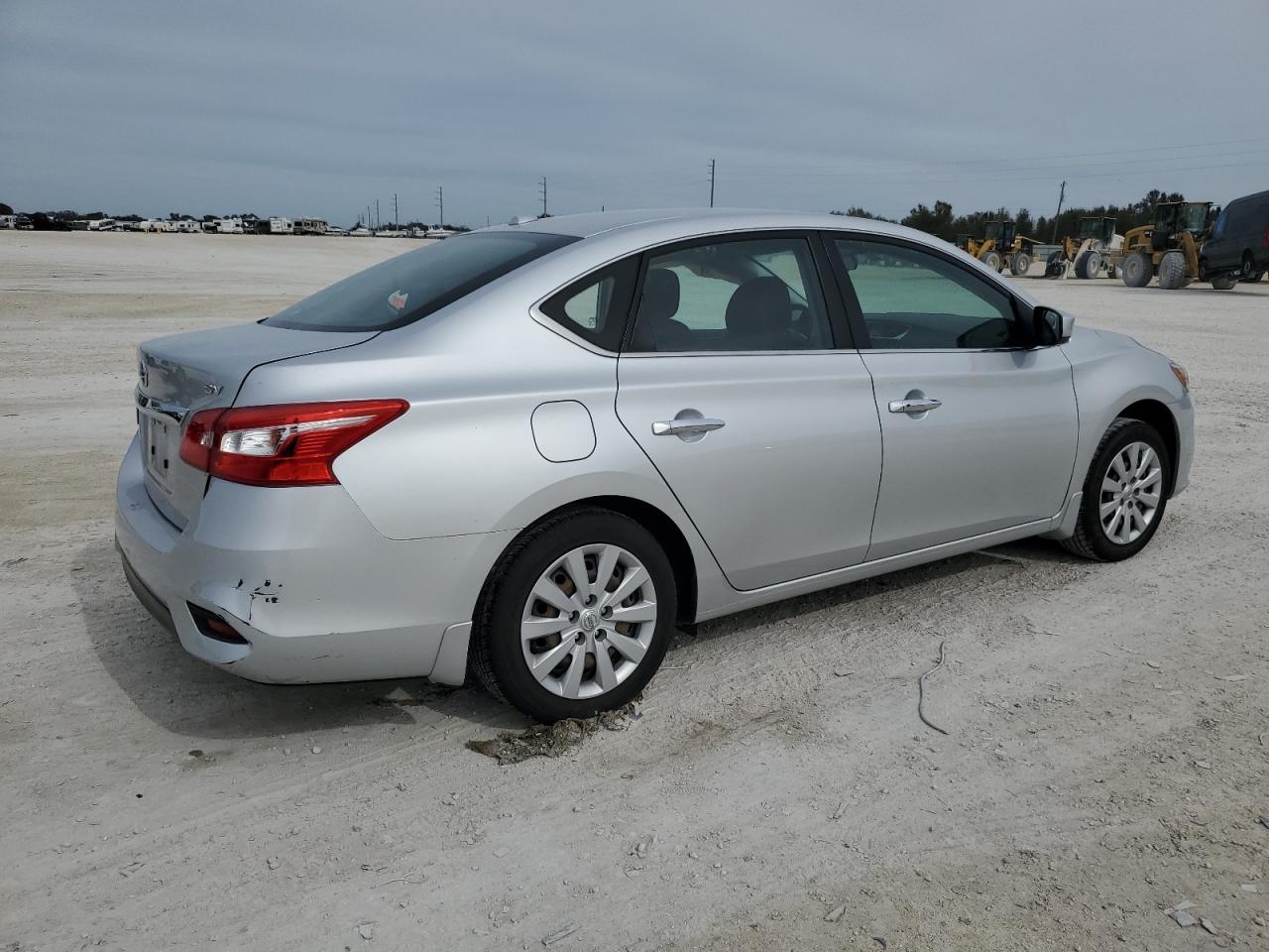 Изображение 3 2017 NISSAN SENTRA S 2017 с VIN 3N1AB7AP6HY343497