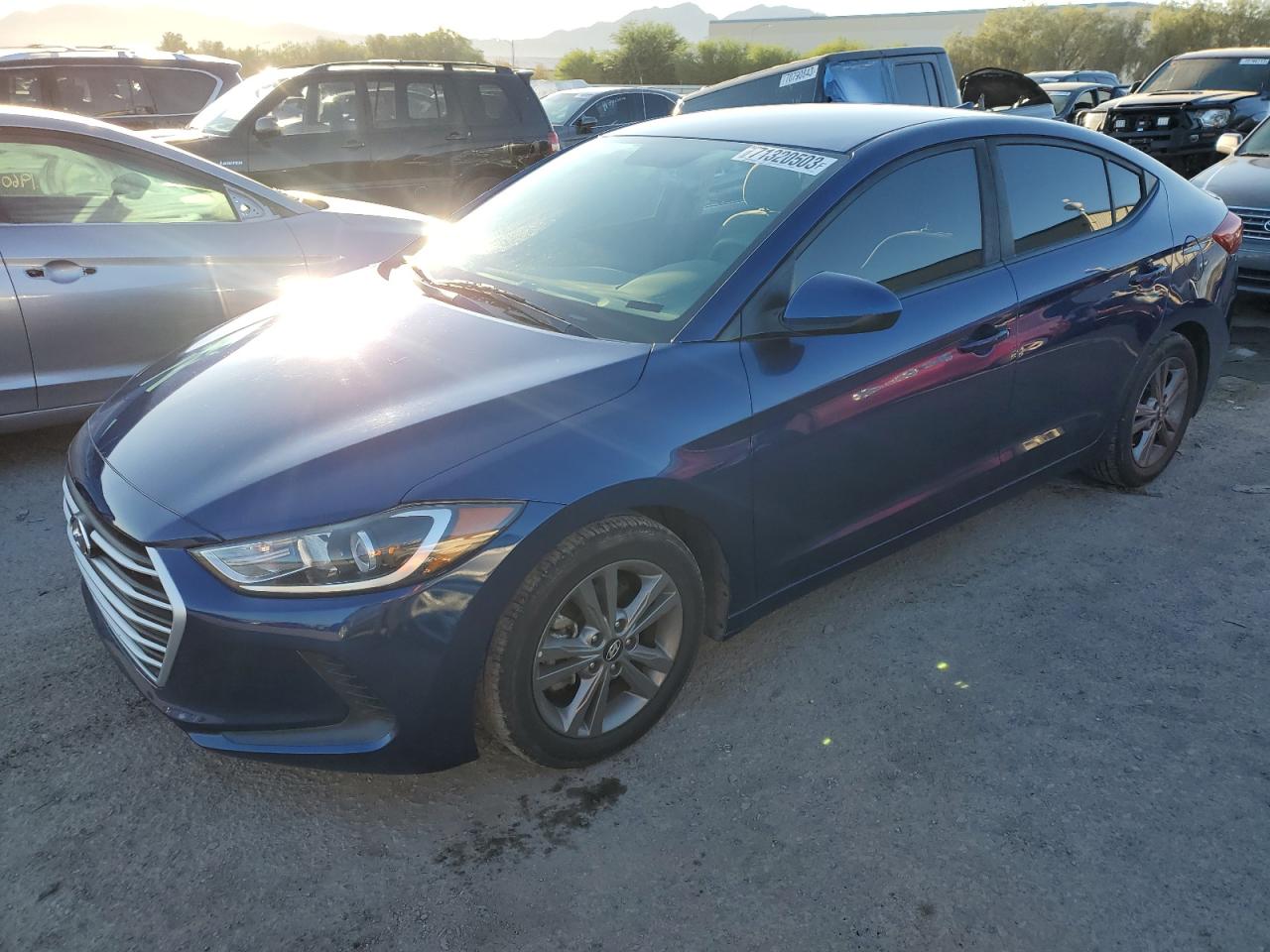 Изображение 1 2018 HYUNDAI ELANTRA SEL 2018 с VIN 5NPD84LF5JH308643