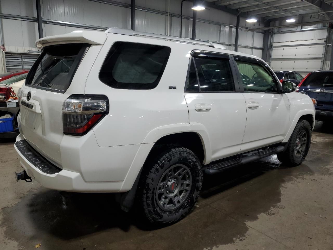 Изображение 3 2016 TOYOTA 4RUNNER SR5/SR5 PREMIUM 2016 с VIN JTEBU5JRXG5349473