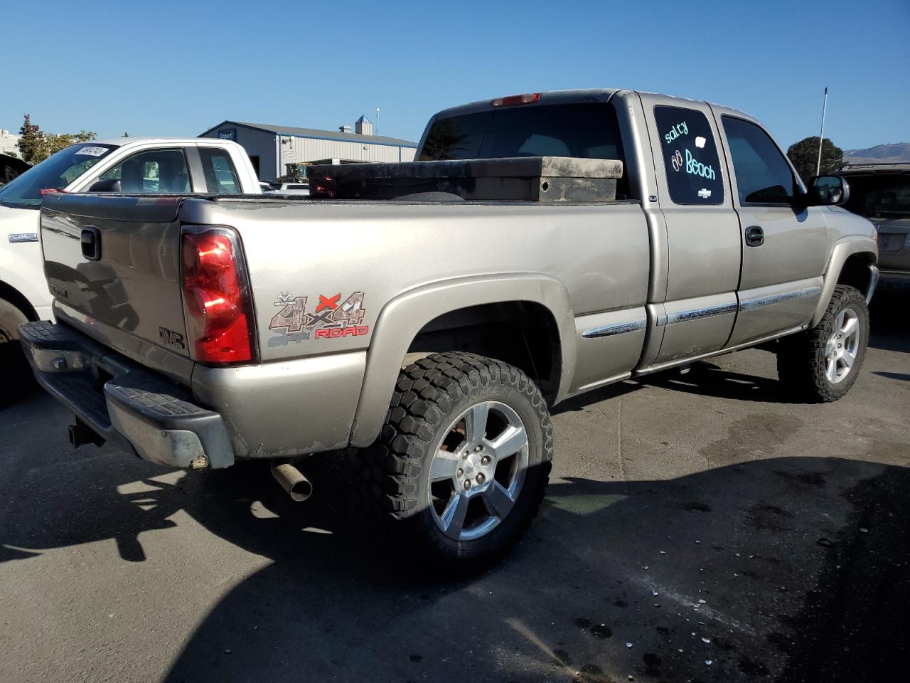 Obraz 3 z 2000 GMC NEW SIERRA K1500 2000 z VIN 2GTEK19T8Y1381146