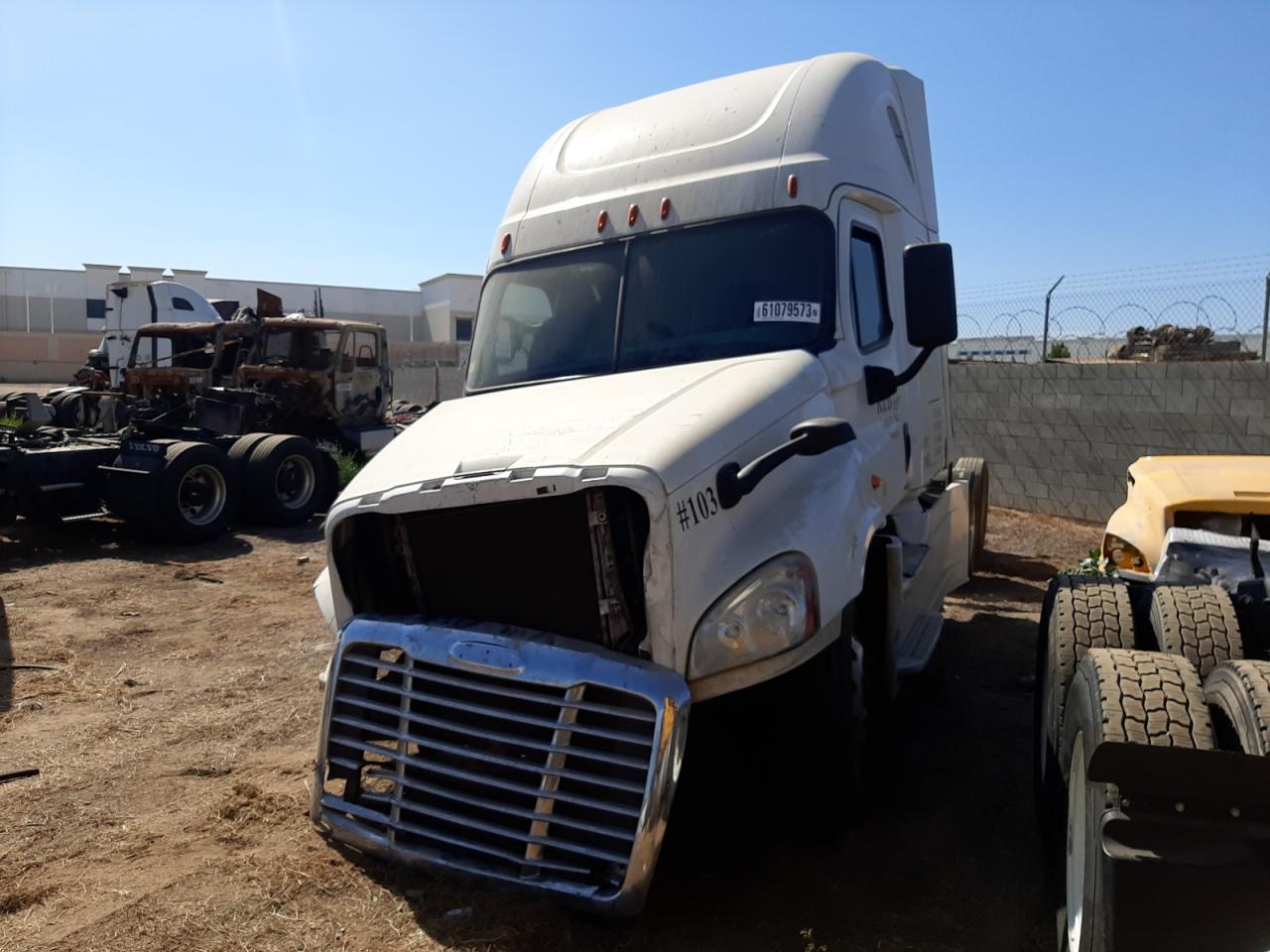 Image 2 of 2016 FREIGHTLINER CASCADIA 125  2016 with VIN 3AKJGLDR0GSGW7847