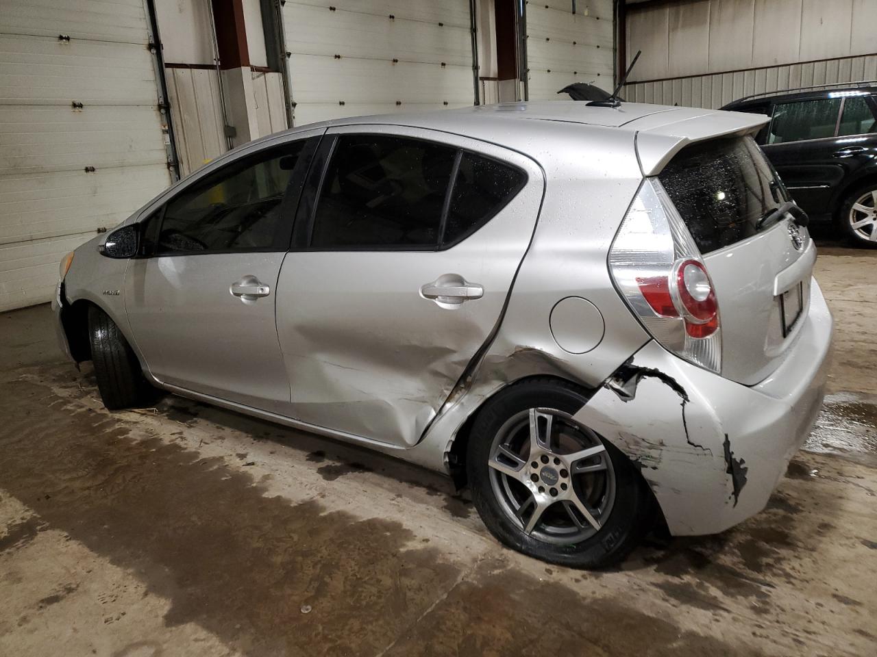 Obraz 2 z 2013 TOYOTA PRIUS C  2013 z VIN JTDKDTB33D1543672