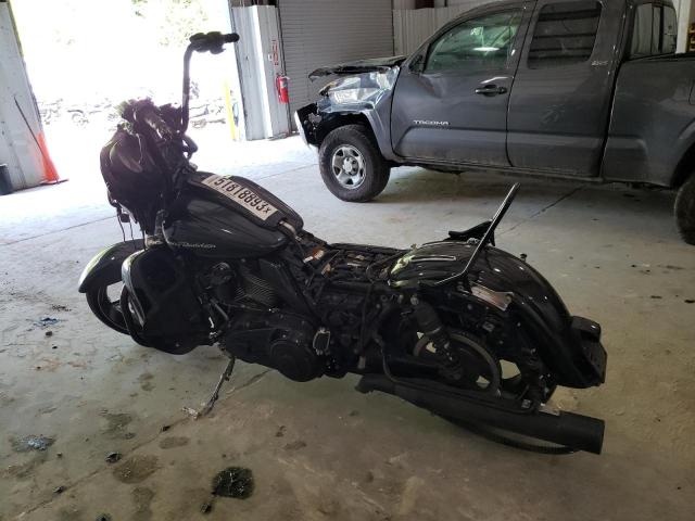 Image 3 of 2017 HARLEY-DAVIDSON FLHXSE CVO STREET GLIDE 2017 with VIN 1HD1PXF15HB955237