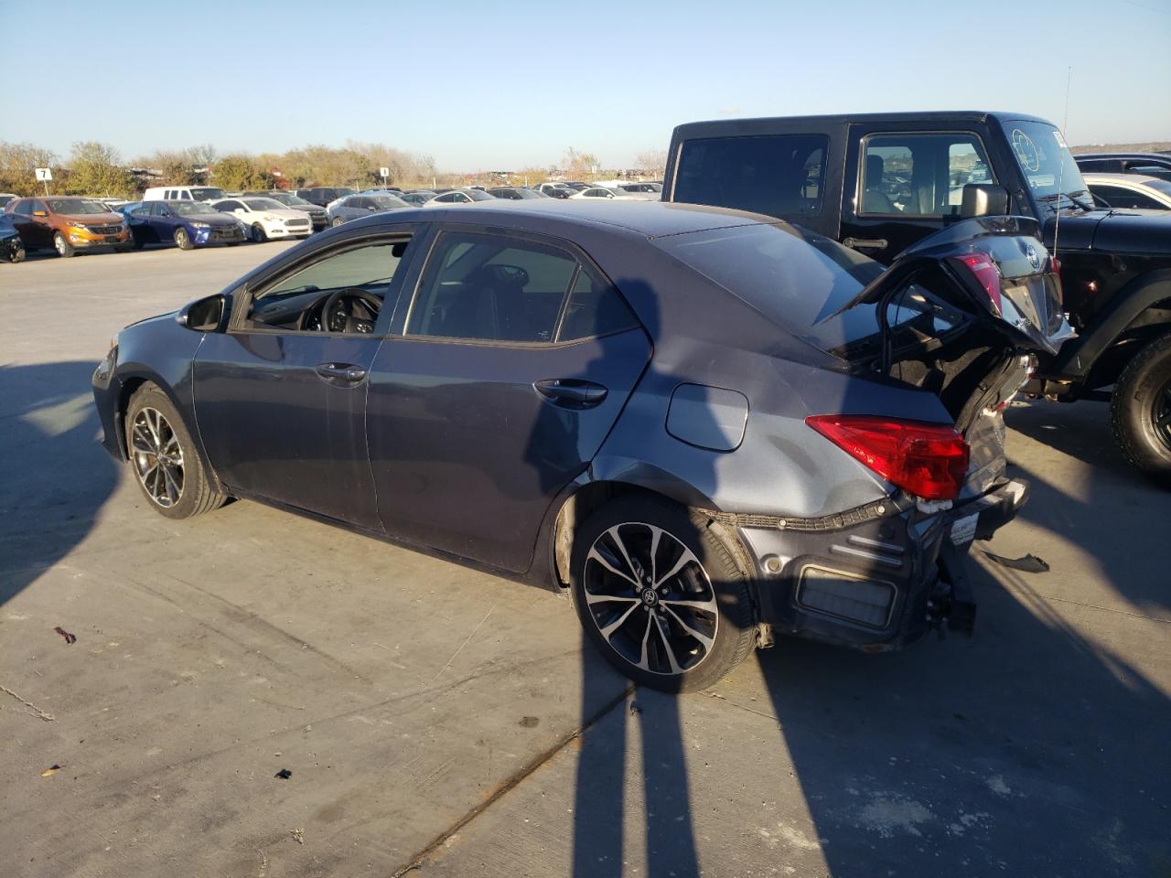 Obraz 2 z Toyota Corolla L 2017 z VIN 5YFBURHE6HP632441