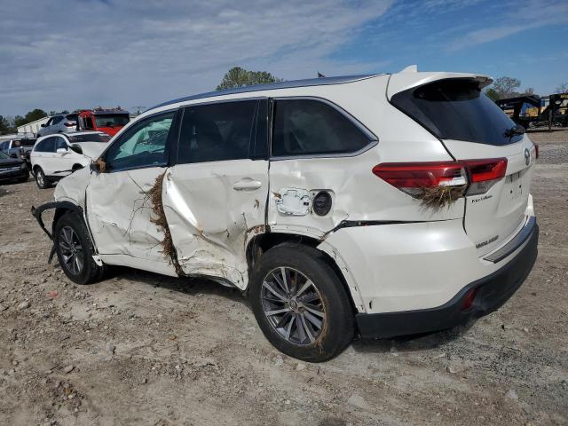 Image 2 of 2018 TOYOTA HIGHLANDER SE 2018 with VIN 5TDKZRFHXJS533133
